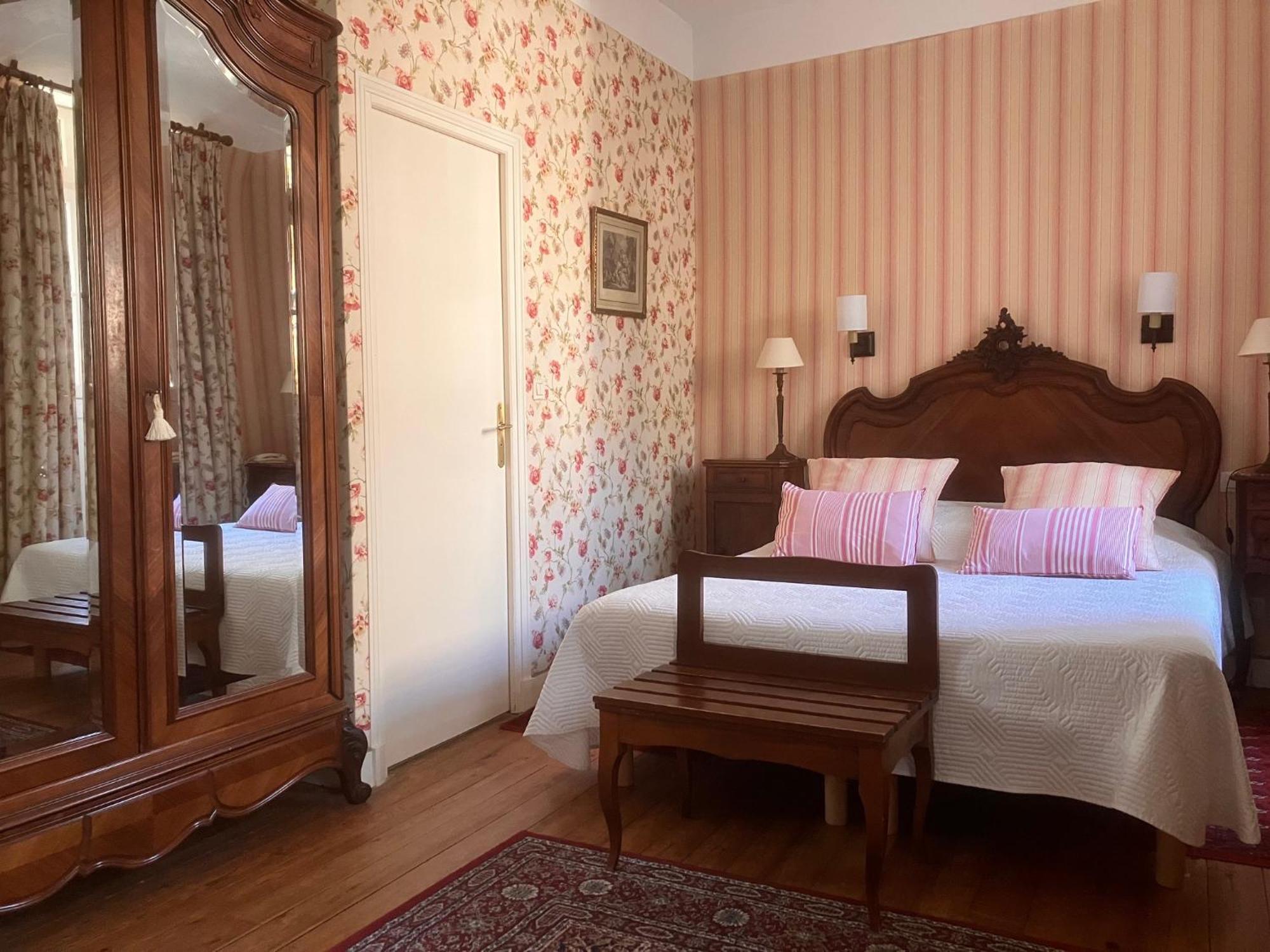 Hotel Diderot Шинон Экстерьер фото