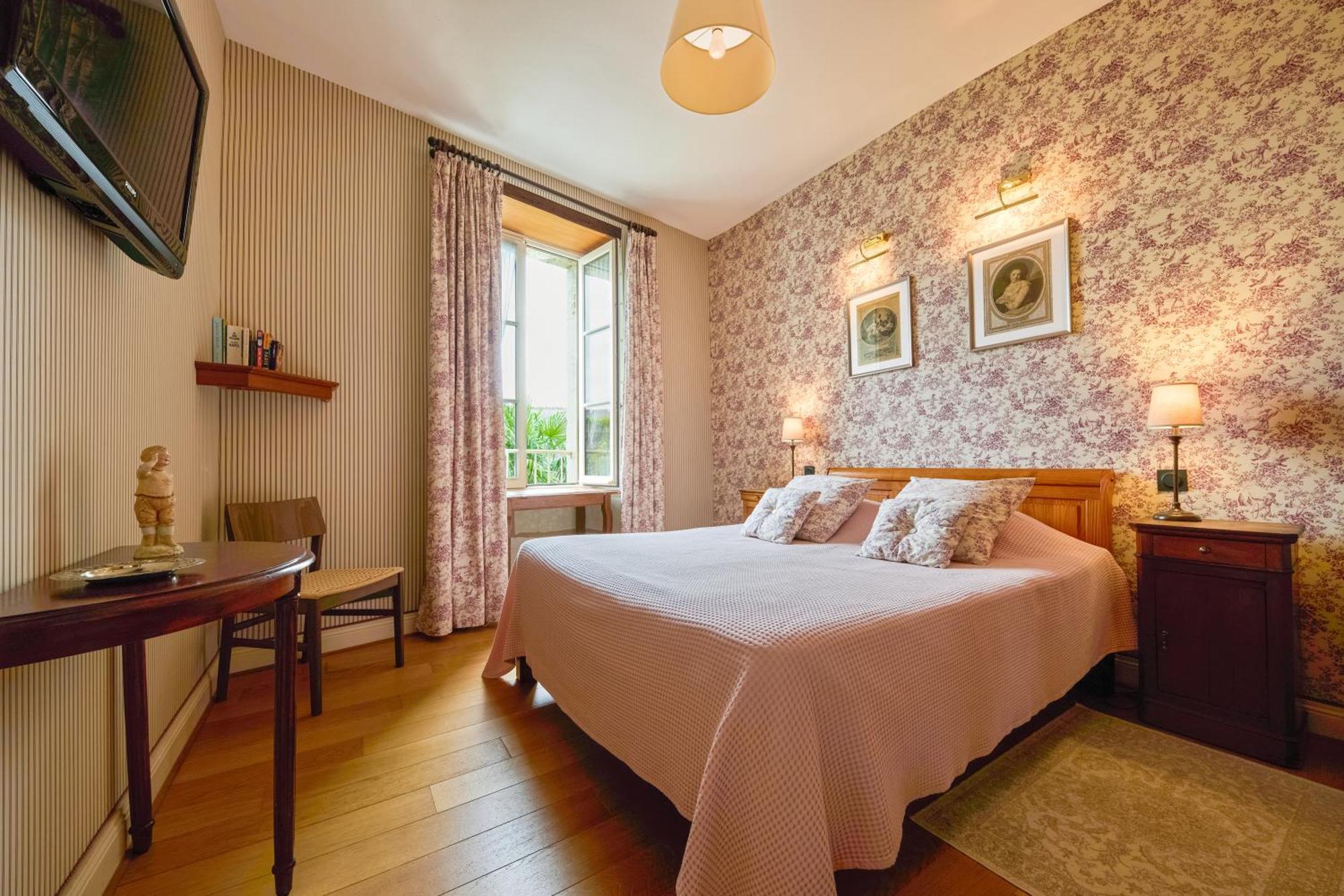 Hotel Diderot Шинон Экстерьер фото