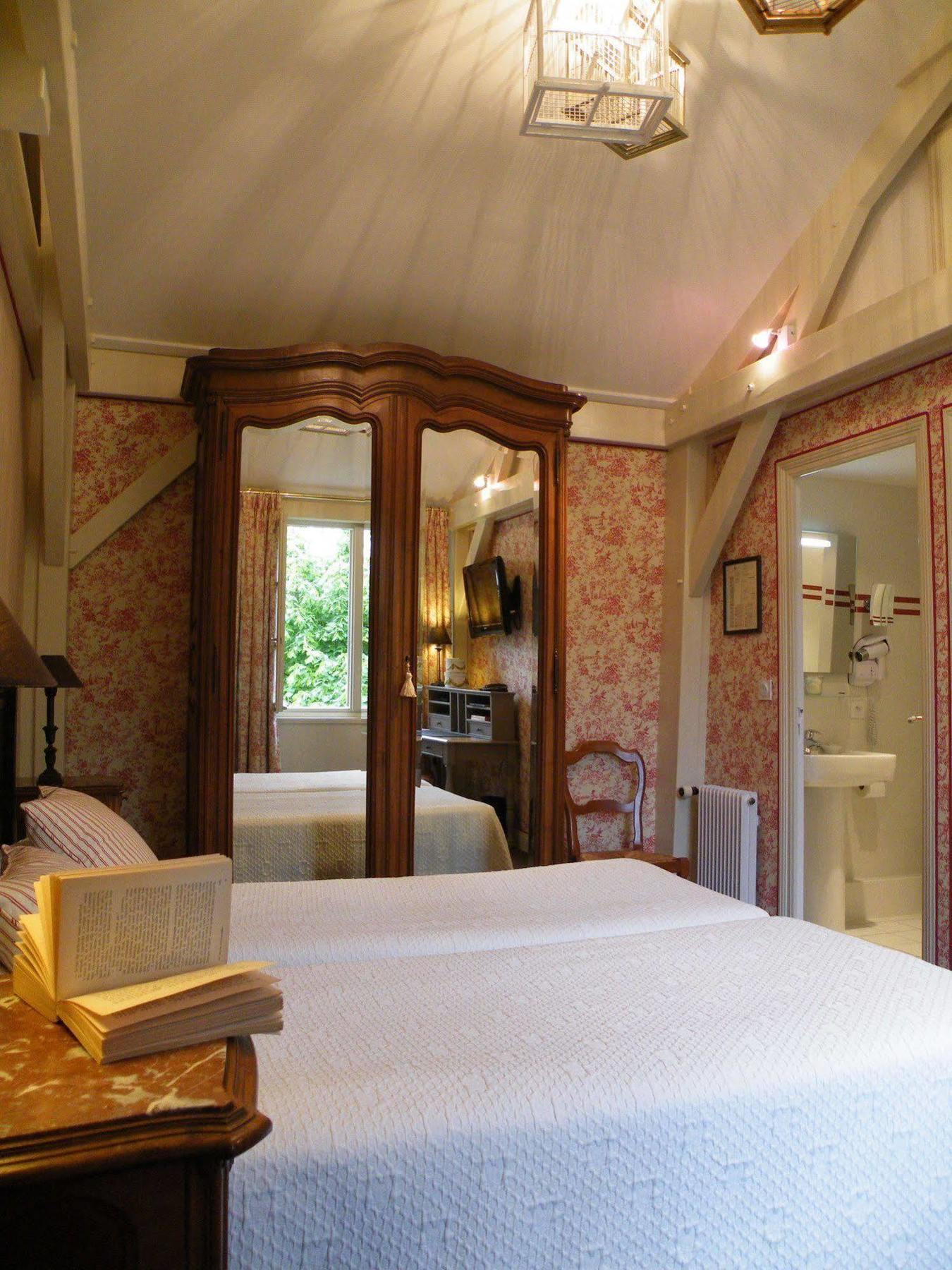Hotel Diderot Шинон Экстерьер фото
